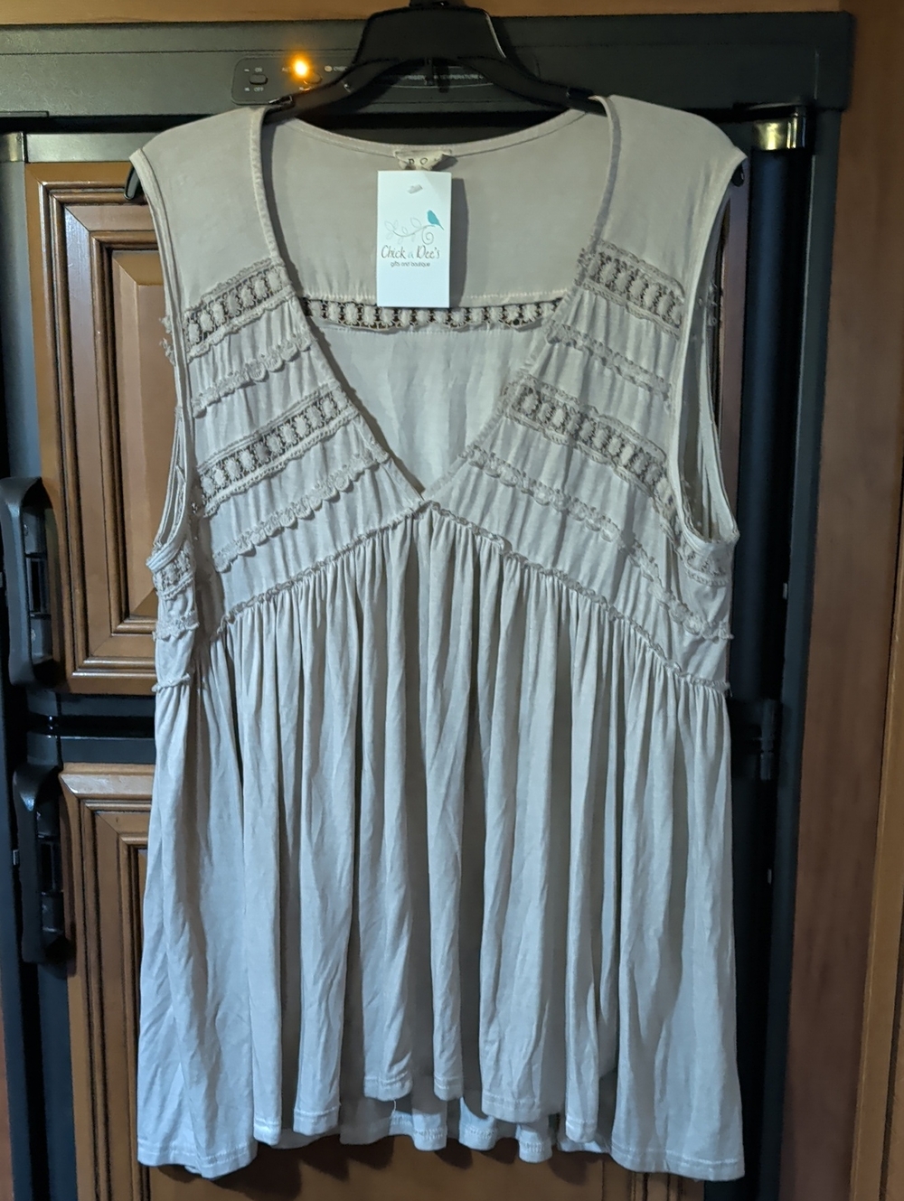 POL Sleeveless V-Neck Tank Top in Light Taupe